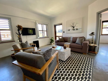 Stay On Main Plett - Contemporary 2-Bedroom Apartment, Plettenberg Bay, South Africa