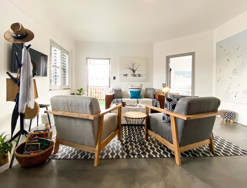 Stay On Main Plett - Contemporary 2-Bedroom Apartment, Plettenberg Bay, South Africa