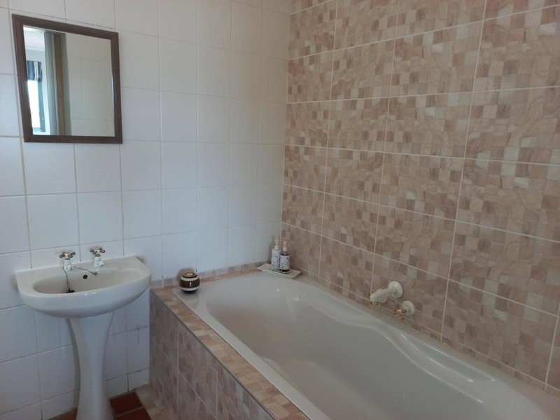 Abalone Guesthouse, Jacobs Bay, South Africa