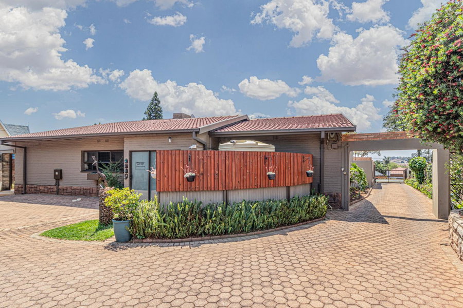 Gold Crest Guesthouse, Roodepoort, South Africa