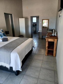 Oppi Draai Guesthouse, Oudtshoorn, South Africa