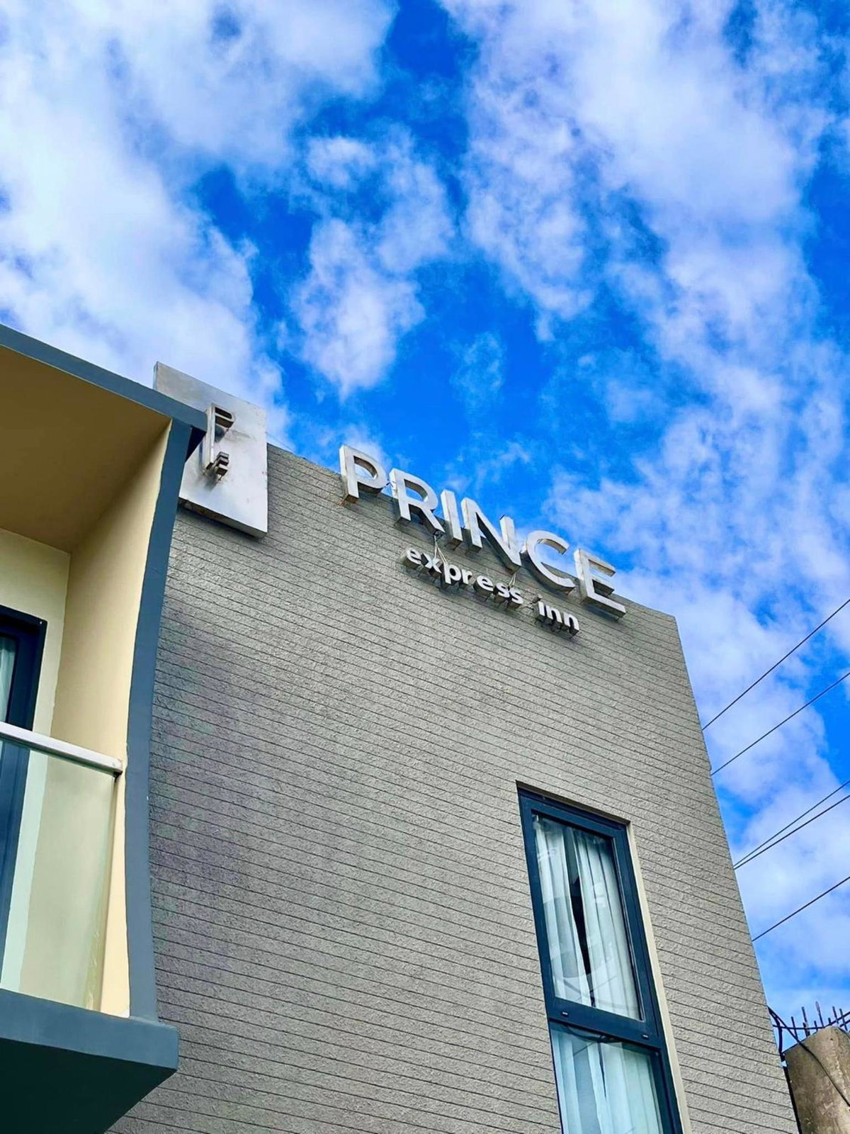 Hotel · Prince Express Inn, Gairan