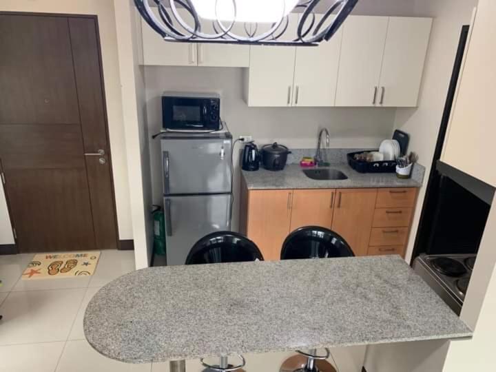 Cubao ManhattanHeights Unit 11A Tower B, 2BR, Manila, Philippines