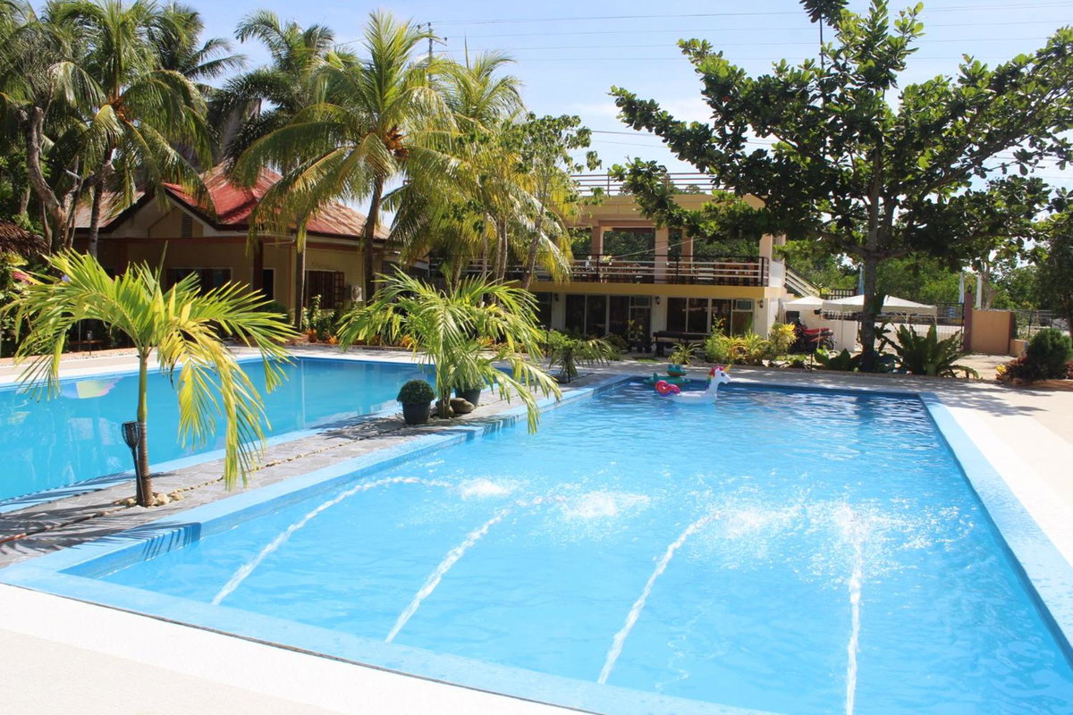 Hotel · Dumalaay Coastline Resort, Larena