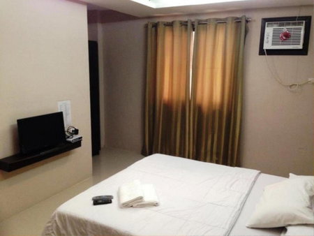 Hidden Pearl Hotel (Janus Luxury Suites), Angeles, Philippines