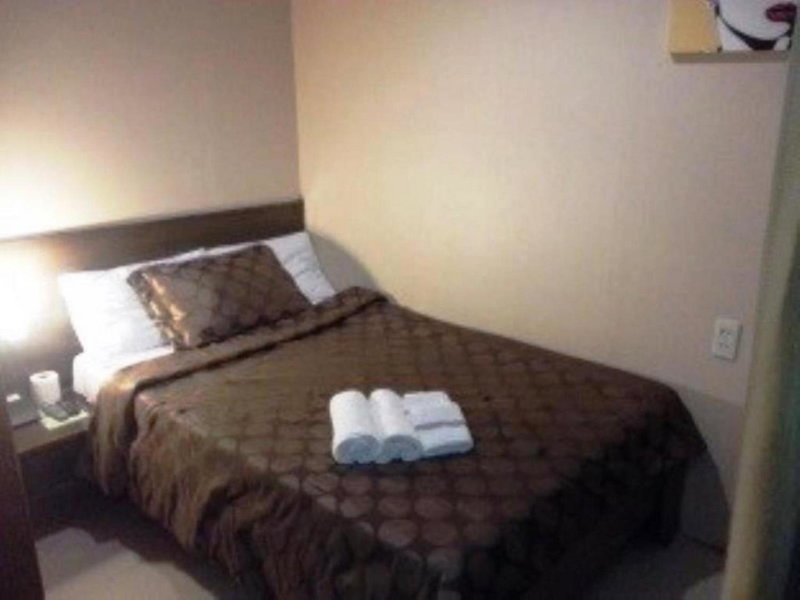 Hidden Pearl Hotel (Janus Luxury Suites), Angeles, Philippines