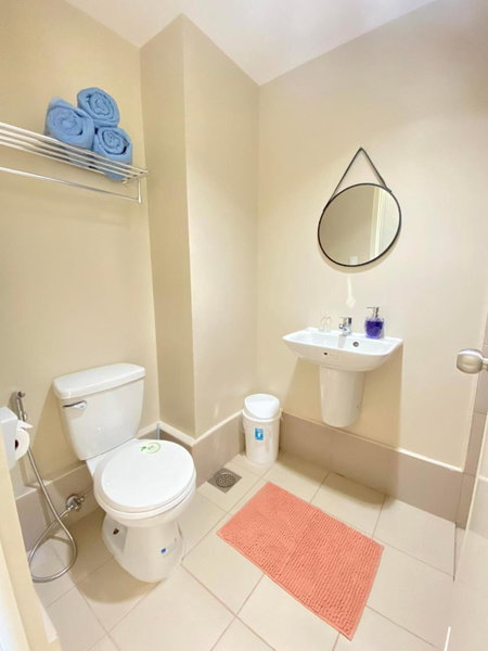 Sunvida Condo across SM City Cebu w/ WIFI and View, Cebu City, Philippines