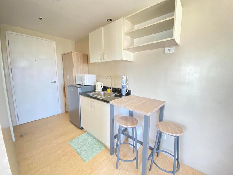 Sunvida Condo across SM City Cebu w/ WIFI and View, Cebu City, Philippines