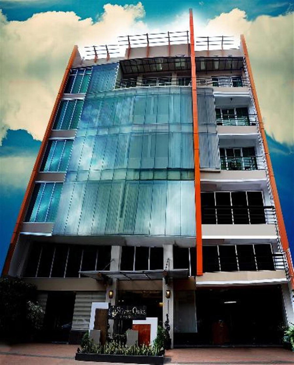 Silver Oaks Suites & Hotel, Philippines