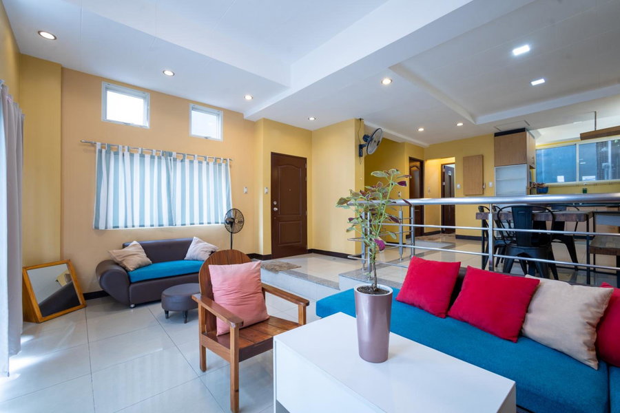 Casa Heradurra Uno/Dos, Manila, Philippines