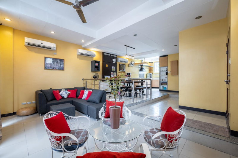 Casa Heradurra Uno/Dos, Manila, Philippines
