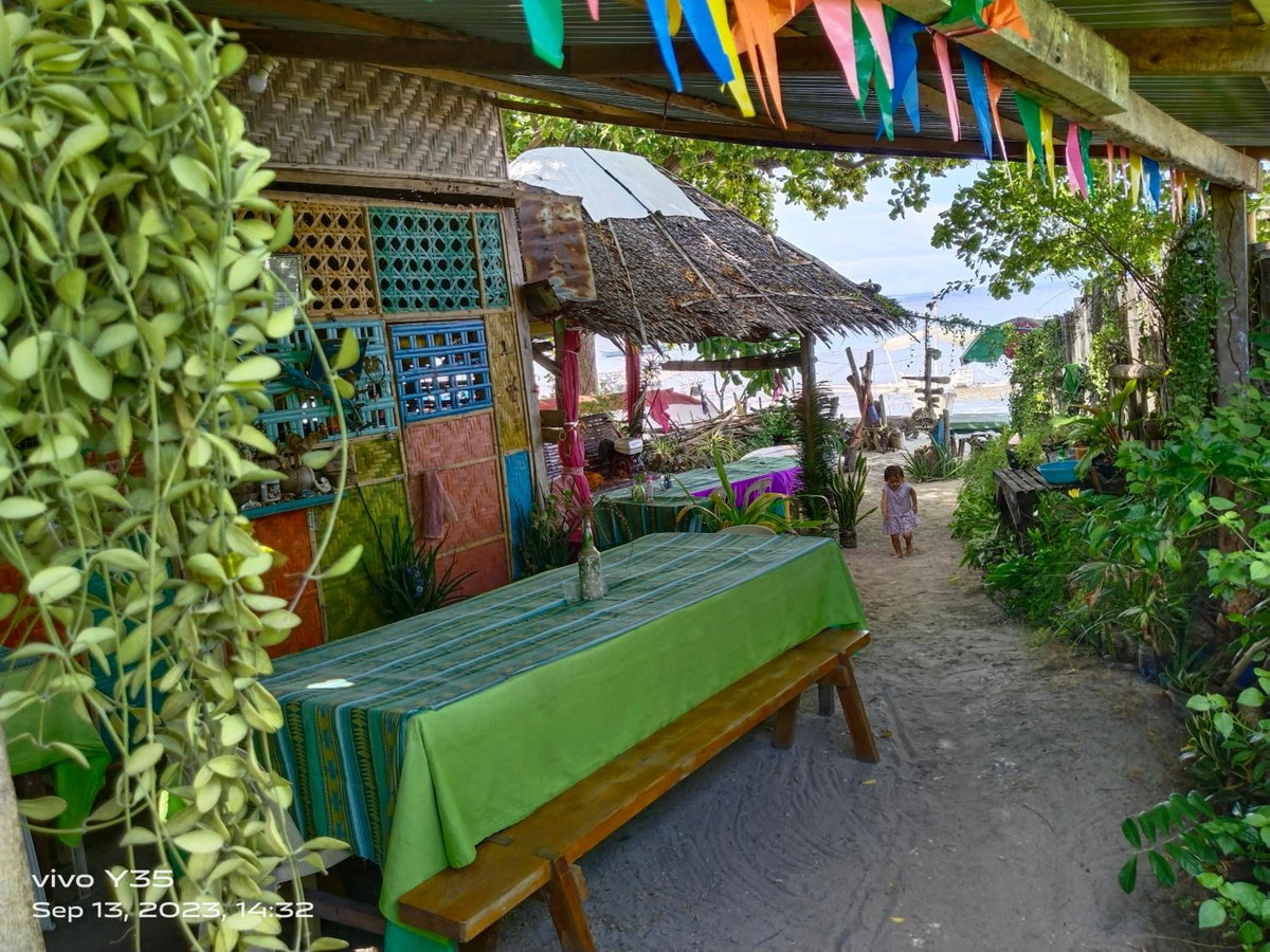 Shirley's Cottage - Pamilacan Island, Philippines