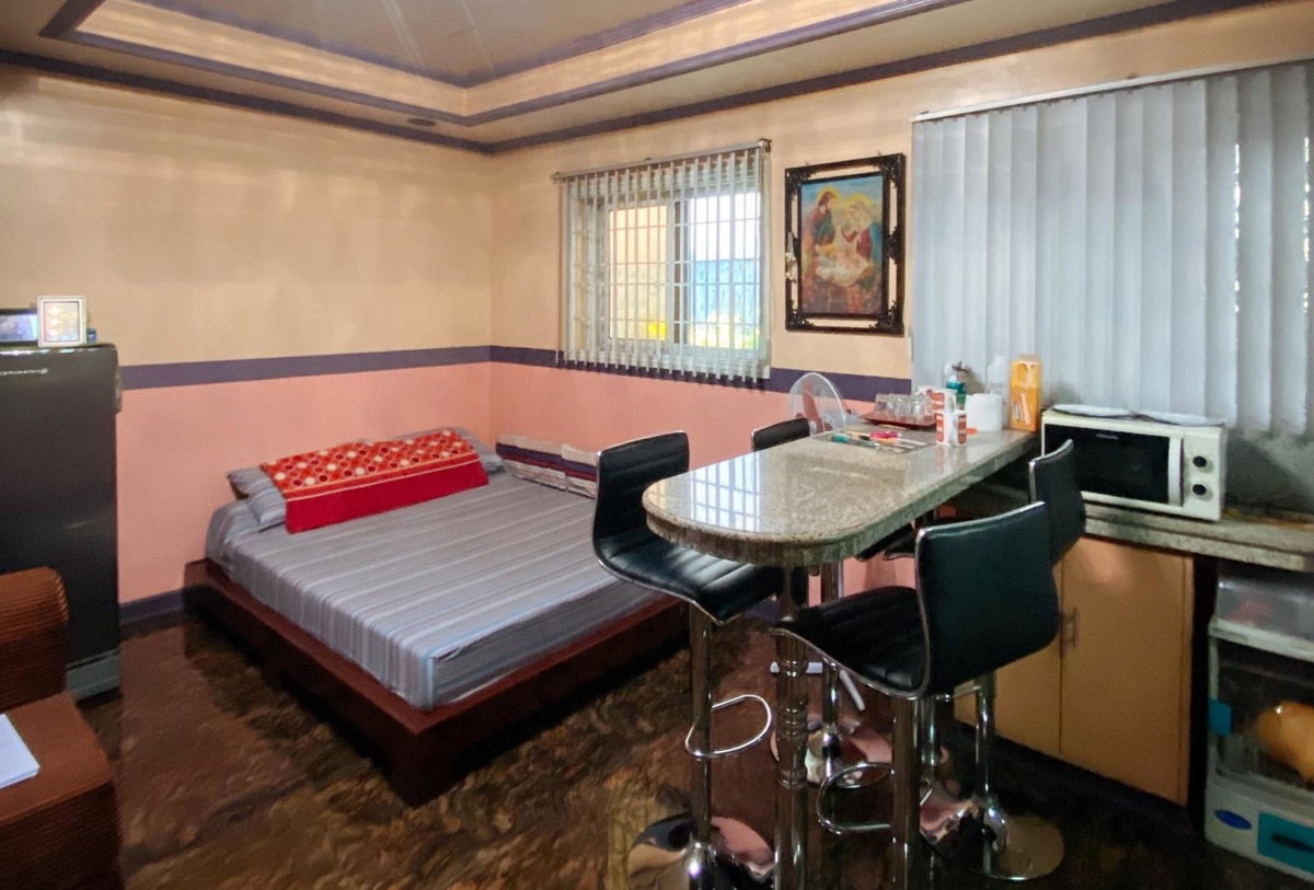 RedDoorz Hostel at MRC Residences Baguio, Philippines