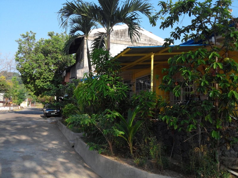 Yellow House Vacation Rental, Subic, Philippines