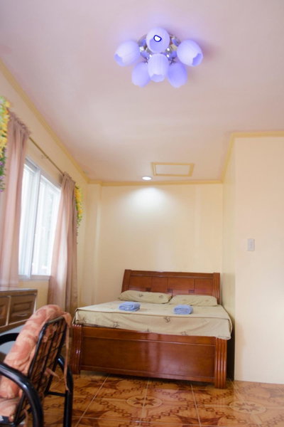 Julz Tropical Apartments, Olongapo, Philippines