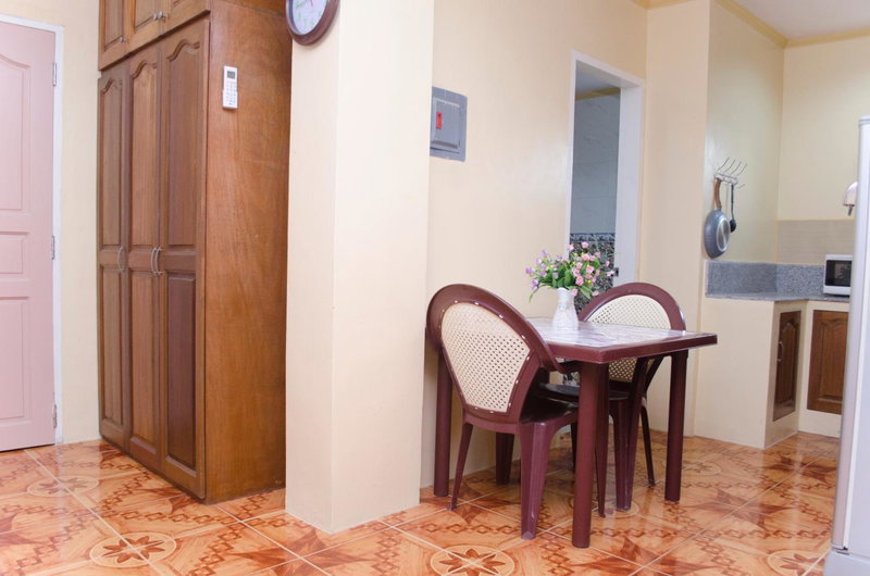 Julz Tropical Apartments, Olongapo, Philippines