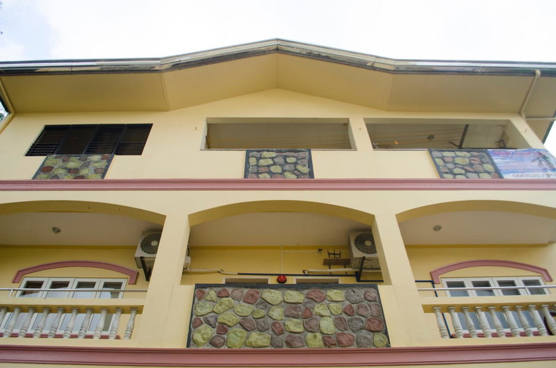 Julz Tropical Apartments, Olongapo, Philippines