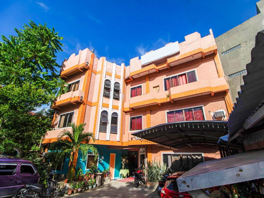 RedDoorz at La Maria Pension And Tourist Inn, Cebu City, Philippines