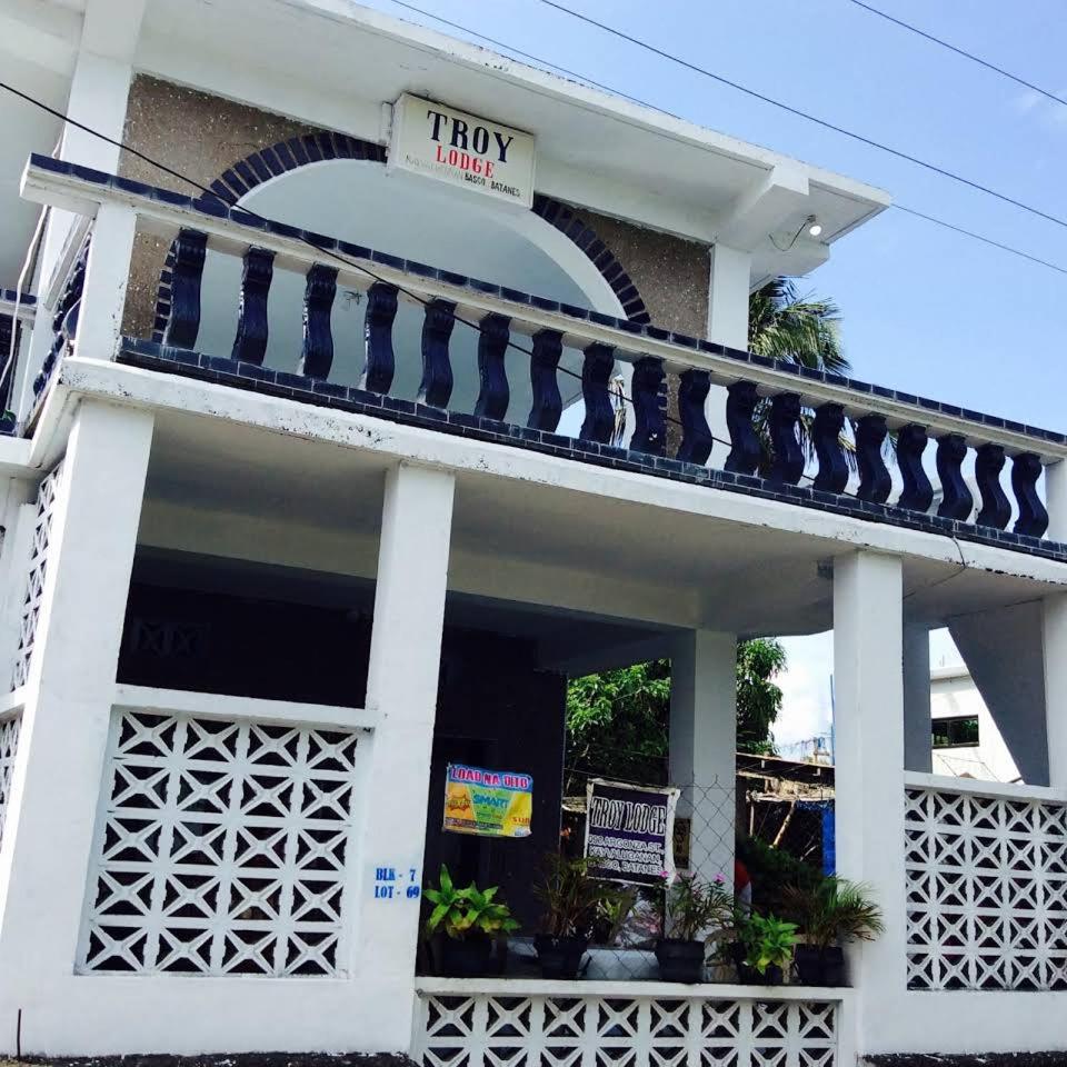 Troy Lodge, Philippines