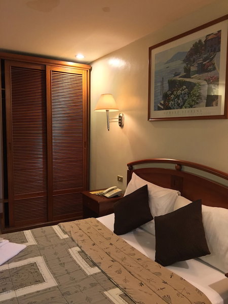 Robbinsdale Residences, Quezon City, Philippines