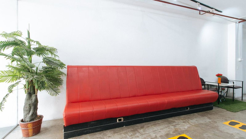 RedDoorz Plus at Boni Avenue Mandaluyong, Manila, Philippines