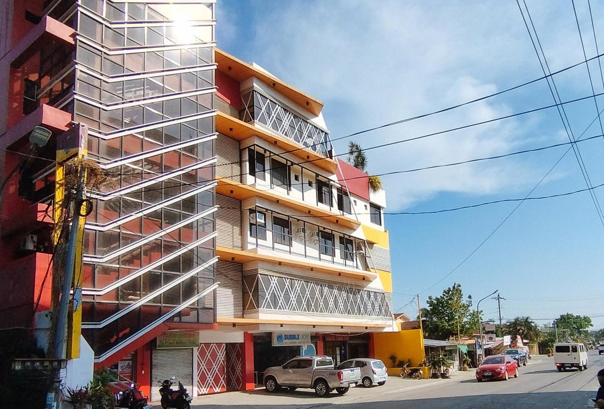 Hotel · RedDoorz @ Benelio Suites Pavia Iloilo, Pavia