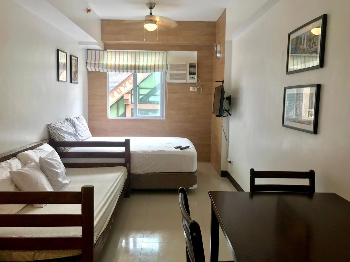 Hotel · SweetSuites at Pine Crest #T3-239, Manila