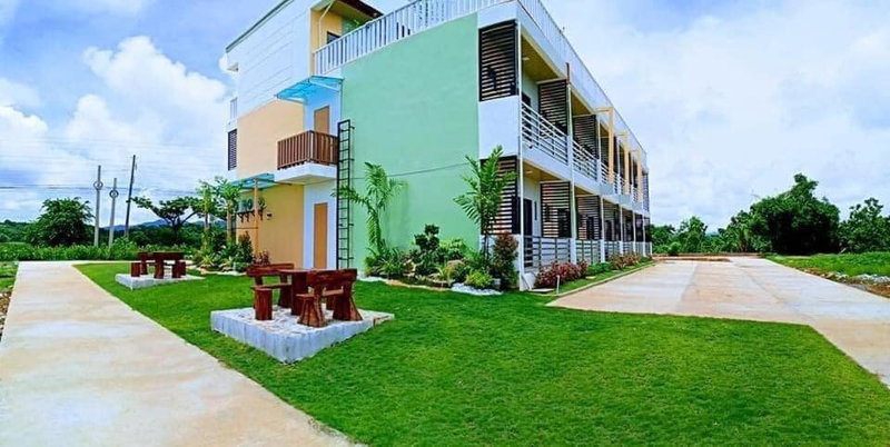 Jeanines Travellers Inn by RedDoorz, Morong, Philippines