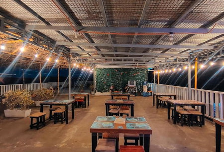 Jeanines Travellers Inn by RedDoorz, Morong, Philippines