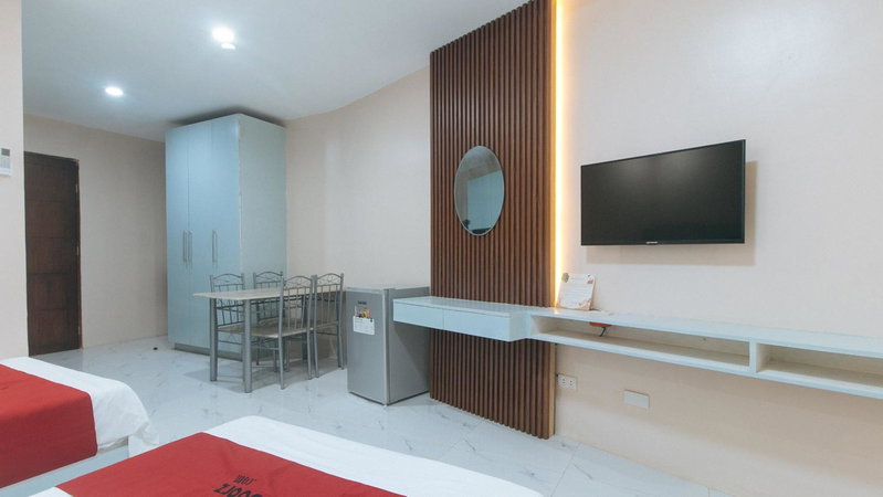 RedDoorz at Happy Stay Apartelle, Dauis, Philippines