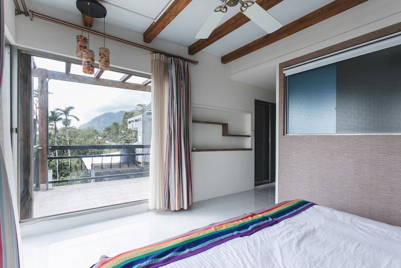 LowPressure restaurant & surf guesthouse, Donghe, Taiwan