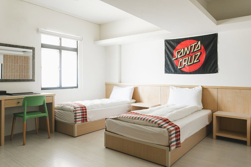 LowPressure restaurant & surf guesthouse, Donghe, Taiwan