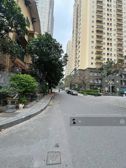Haus zu vermieten in Hanoi, Vietnam · Cau Giay District · 1 Zimmer, 1 Bad