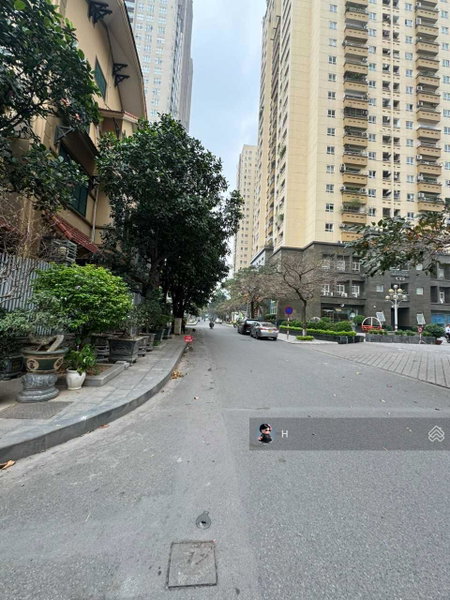 Haus zu vermieten in Hanoi, Vietnam · Cau Giay District · 1 Zimmer, 1 Bad