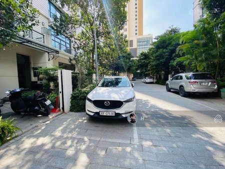 Haus zu vermieten in Hanoi, Vietnam · Cau Giay District · 1 Zimmer, 1 Bad