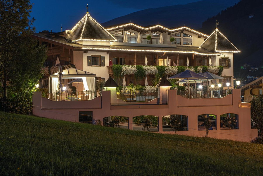 Hotel Alpenblick Zillertal, Hippach, Austria