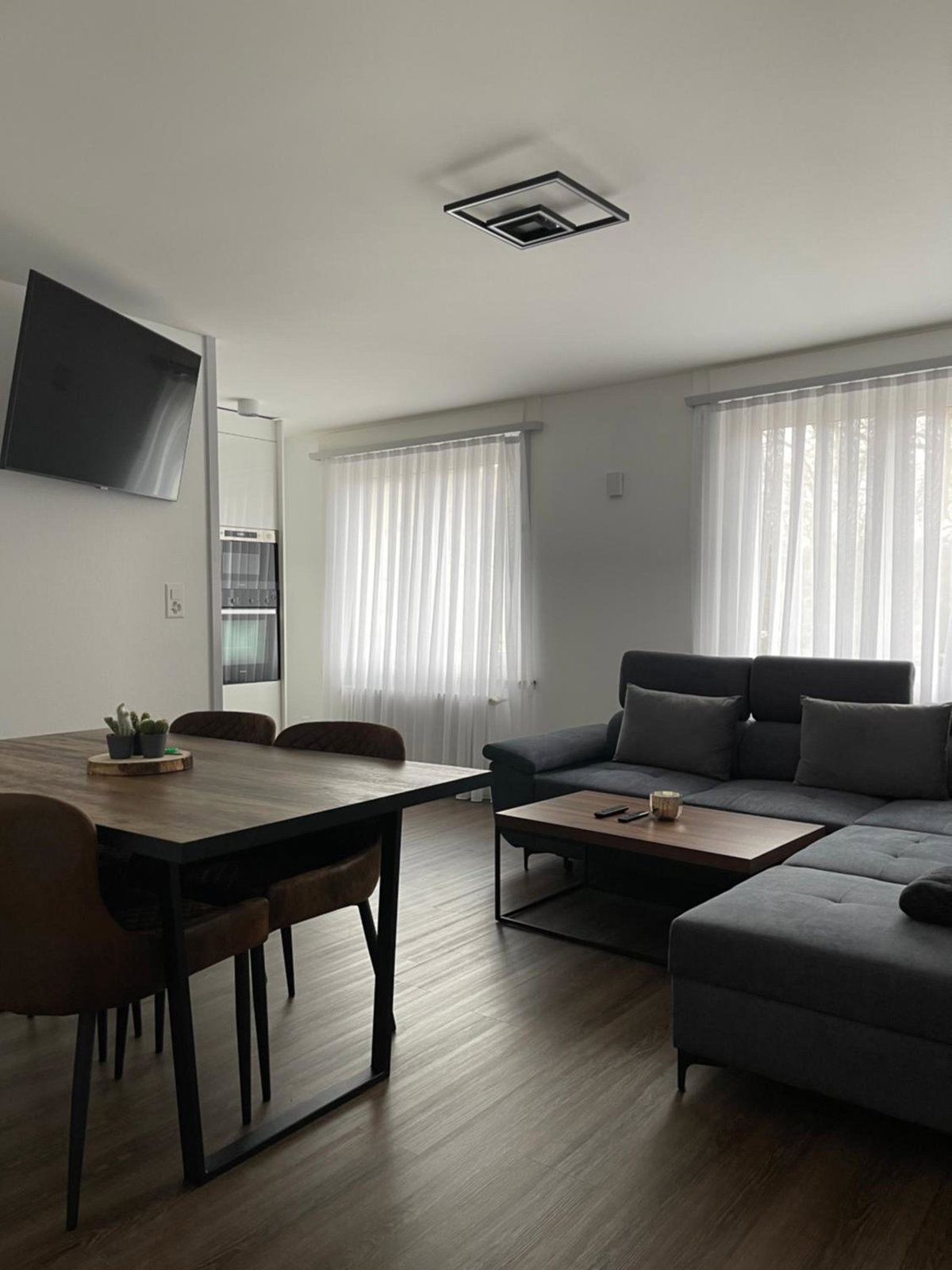 Appartement Wonder 2 au centre de Couvet, Switzerland