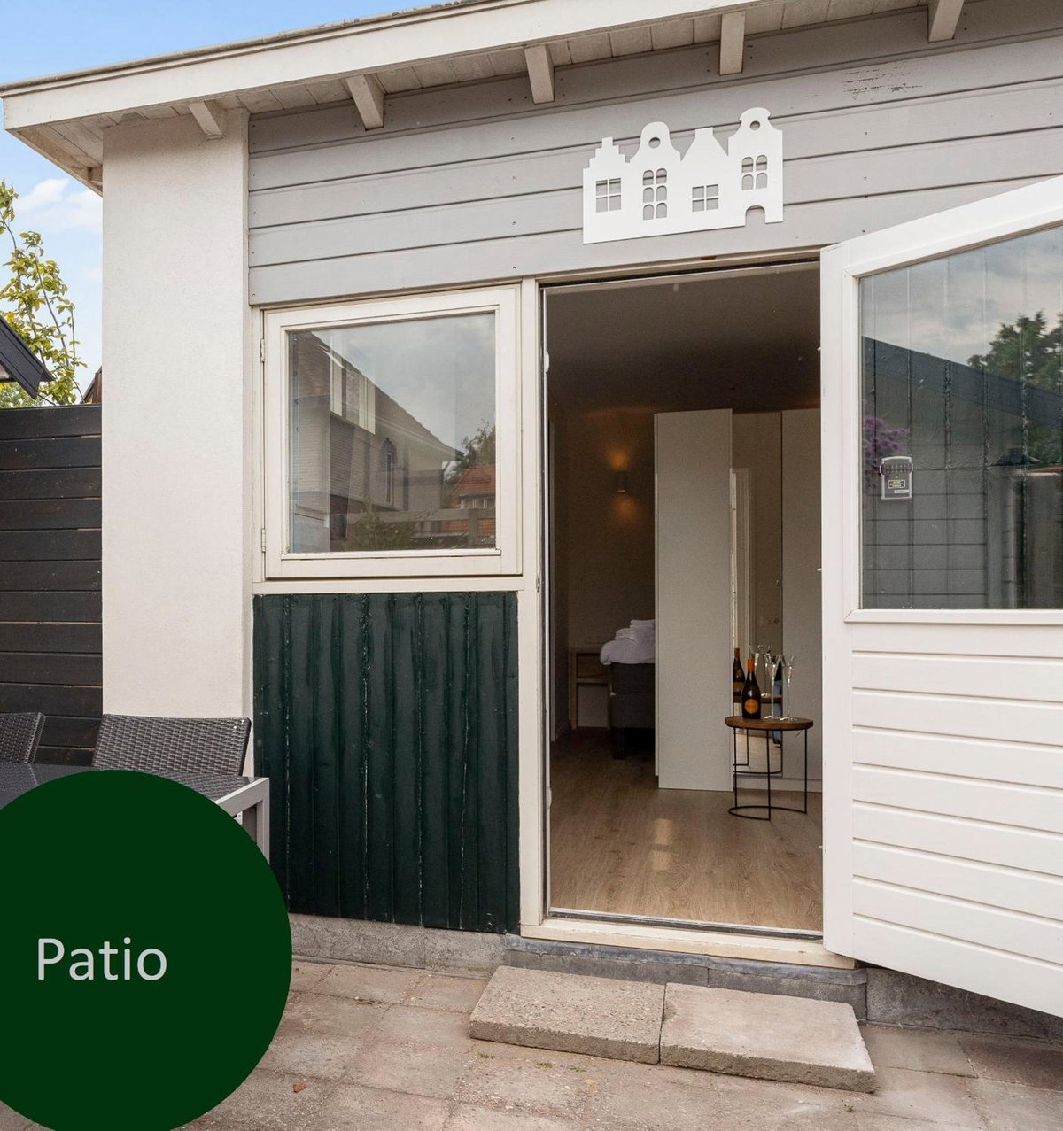 Studio Baarn with patio, airco, pantry, bedroom, bathroom, privacy - Amsterdam, Utrecht, The Netherlands