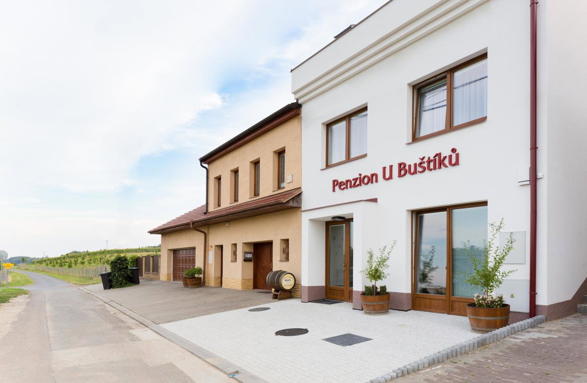 Hotel · Penzion U Buštíků, Šardice