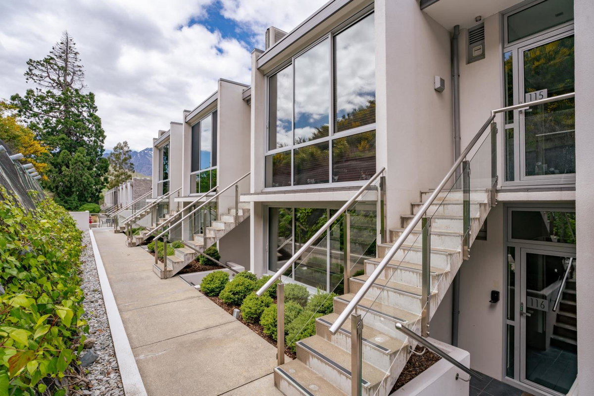 Modern Executive Living in Pounamu - 16, New Zealand