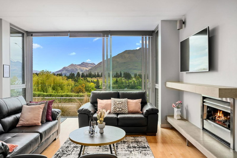 Modern Executive Living in Pounamu - 16, Queenstown, New Zealand