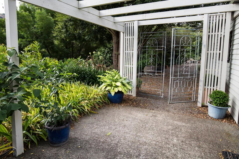 Bellbird Guest Accommodation, Akaroa, New Zealand