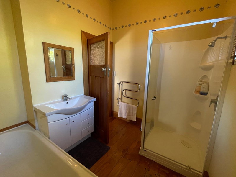 NO PARTY ALLOWED, Peaceful, Spacious, central Petone, free unlimited Fibre Wi-Fi & free parking, Lower Hutt, New Zealand