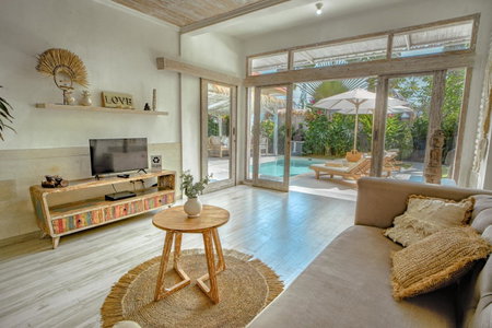 Villa Piece Of Peace private 3BR with large pool and garden, Canggu, Indonesia