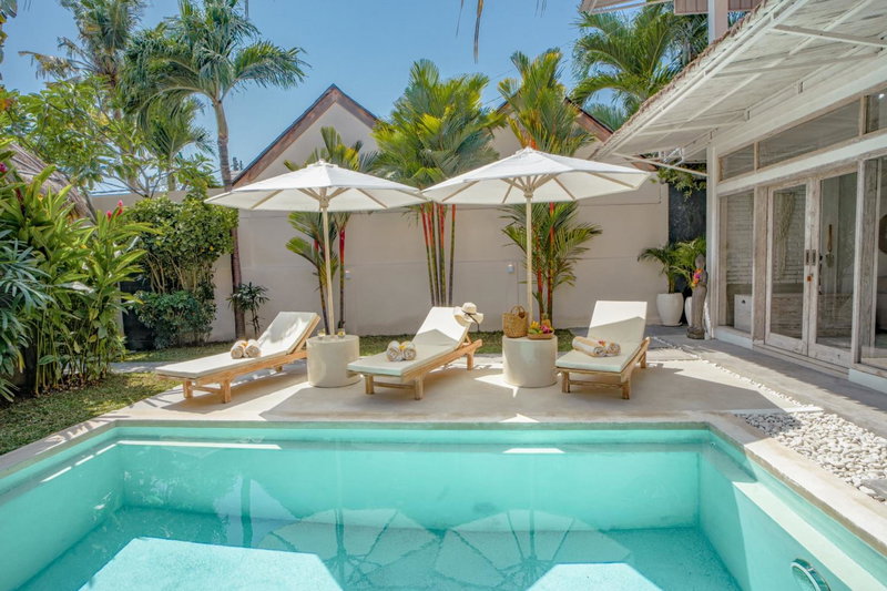 Villa Piece Of Peace private 3BR with large pool and garden, Canggu, Indonesia