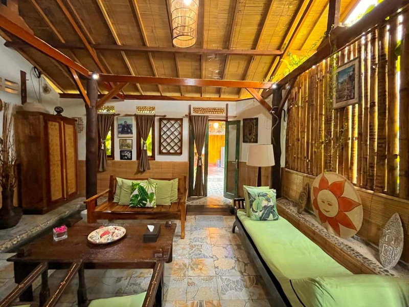 Frangipani garden villa, Senggigi, Indonesia