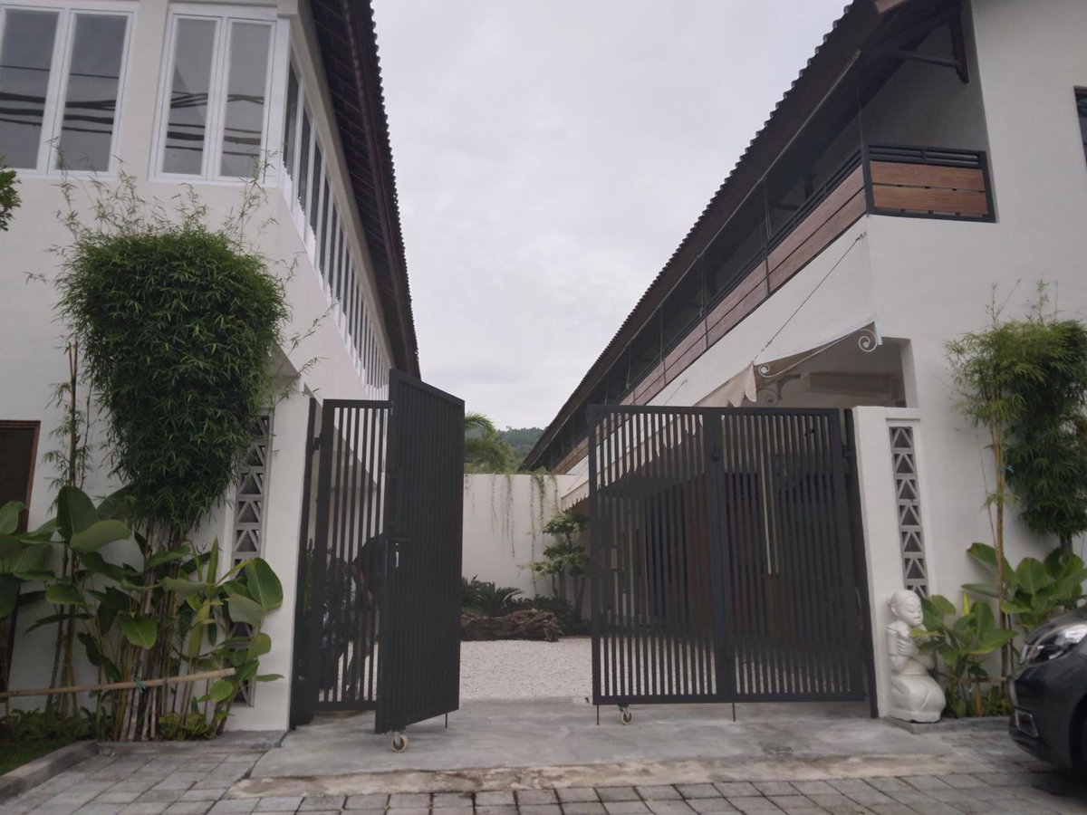 Hotel · Roots Hotel Senggigi, Lajor