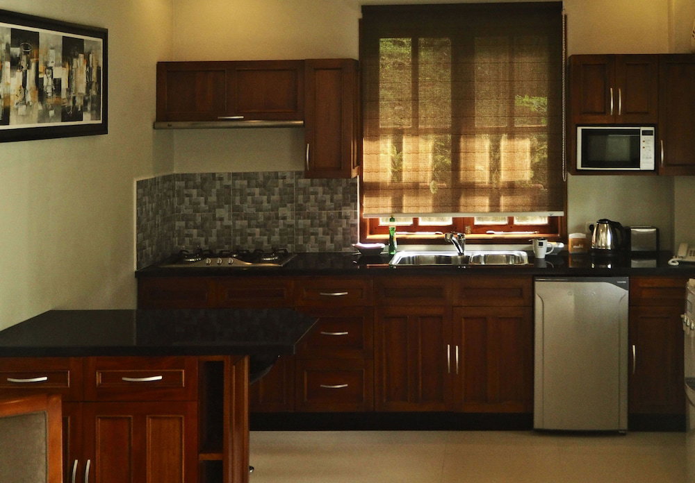The Gecho Inn Country, Индонезия