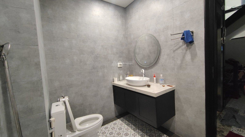 Haus zu vermieten in Hanoi, Vietnam · Cau Giay District · 1 Zimmer, 1 Bad