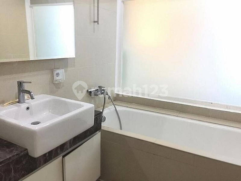 Apartment for rent in Surabaya, Indonesia · 3 rooms, 2 baths